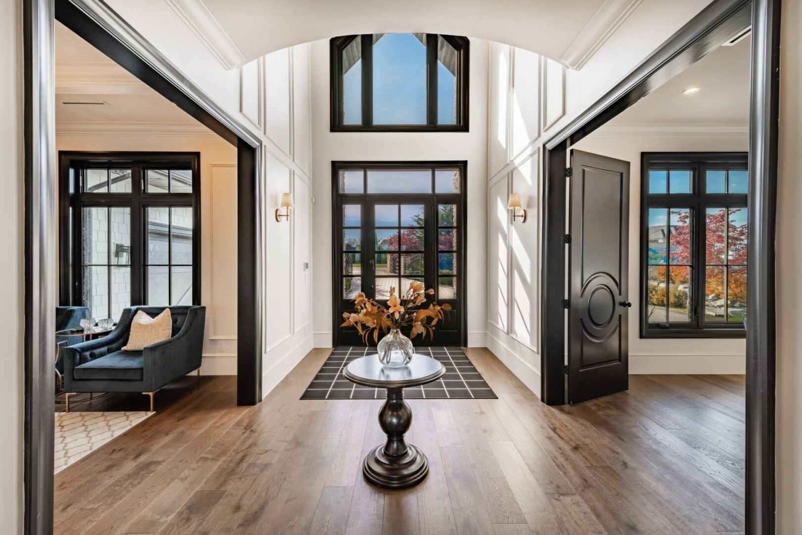 Stately,Luxurious,Elegant,Entry,Hall,Foyer,Welcome,Front,Door,With
